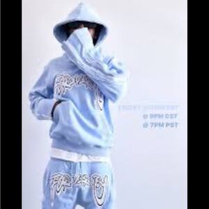 Forever Icy limited pieces only rock Light Blue Graphic Hoodie with pocket XS